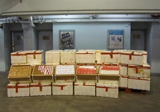 The suspected illicit cigarettes seized by Customs at Man Kam To Control Point yesterday (May 26).