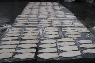 香港海关十月二十七日在香港国际机场检获约一百一十四公斤怀疑受管制鲜石首鱼鱼肚，估计市值约一千八百万元。图示检获的怀疑受管制鲜石首鱼鱼肚。