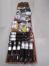 Hong Kong Customs yesterday (July 7) seized 414 items of vehicle parts at Man Kam To Control Point.
