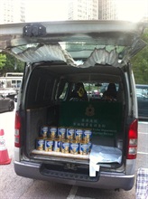 The Customs mounted a two-day anti-smuggling powdered formula operation on April 5 and 6, and detected three cases for attempting to export unlicensed powdered formula. Photo shows the light goods vehicle that was used as a mobile storage of powdered formula.