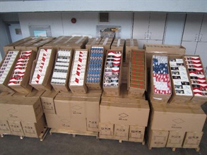 Hong Kong Customs yesterday (May 9) seized about 4 million suspected illicit cigarettes with an estimated market value of about $11 million and a duty potential of about $8 million at Man Kam To Control Point. Photo shows some of the suspected illicit cigarettes seized.
