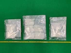 香港海关昨日（十月三日）在青衣进行缉毒行动期间，检获约二点二五公斤怀疑氯胺酮，估计市值约一百四十万元。