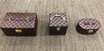 Hong Kong Customs conducted a four-day special operation from October 27 to yesterday (October 31) at AsiaWorld-Expo to combat infringing activities and seized counterfeit goods. Photo shows the suspected counterfeit jewellery boxes seized.