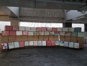 Hong Kong Customs today (December 21) seized about 1.6 million suspected illicit cigarettes with an estimated market value of about $4.3 million and a duty potential of about $3 million at Lok Ma Chau Control Point.