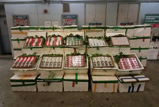 Hong Kong Customs seized about 800 000 suspected illicit cigarettes with an estimated market value of about $2.1 million and a duty potential of about $1.5 million at Man Kam To Control Point yesterday (September 29).distributing pamphlets in Causeway Bay.