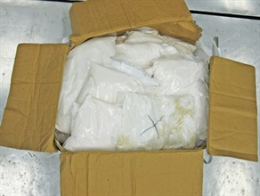 海关在报称「袋」的三箱货物内检获196公斤氯胺酮毒品，约值2,300万元。