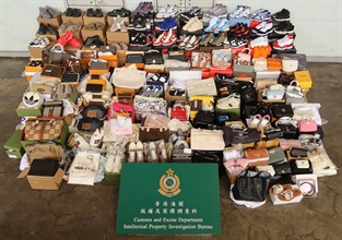 ​Hong Kong Customs seized about 2 800 items of suspected counterfeit goods with a total estimated market value of about $4.1 million at Man Kam To Control Point, Yuen Long and Kwai Chung from July 5 to 8. Photo shows some of the suspected counterfeit goods seized by Customs officers at Man Kam To Control Point.