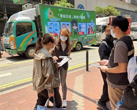 Hong Kong Customs launched an operation codenamed "Felicity" today (April 28) to step up patrols during the Labour Day Golden Week period at popular shopping spots in various districts and to remind traders to comply with the requirements of the Trade Descriptions Ordinance, with a view to safeguarding rights of local consumers and visitors. Photo shows Customs officers distributing pamphlets in Causeway Bay.
