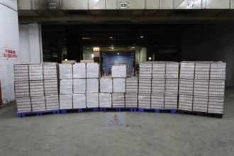 Hong Kong Customs yesterday (July 27) detected three smuggling cases of tobacco products in Kwai Chung and seized about 3.3 million suspected illicit cigarettes and about 5 600 kilograms of suspected duty-not-paid manufactured tobacco products. The total estimated market value was about $41 million, with a duty potential of about $25.4 million. Photo shows some of the suspected illicit cigarettes seized.