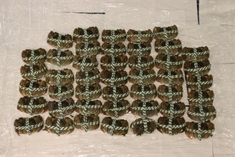 Hong Kong Customs and the Centre for Food Safety of the Food and Environmental Hygiene Department mounted a joint operation at the Man Kam To Control Point on October 31 and seized about 3.4 tonnes of suspected smuggled hairy crabs with an estimated market value of about $2.3 million. Photo shows some of the suspected smuggled hairy crabs seized.
