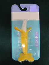 香港海關發現兩款嬰兒牙膠未能完全附合識別標記及雙語警告標籤的要求，涉嫌違反《玩具及兒童產品安全條例》的規定。圖示其中一款牙膠。