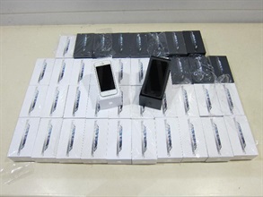 Unmanifested smartphones seized from a lorry in Lok Ma Chau.