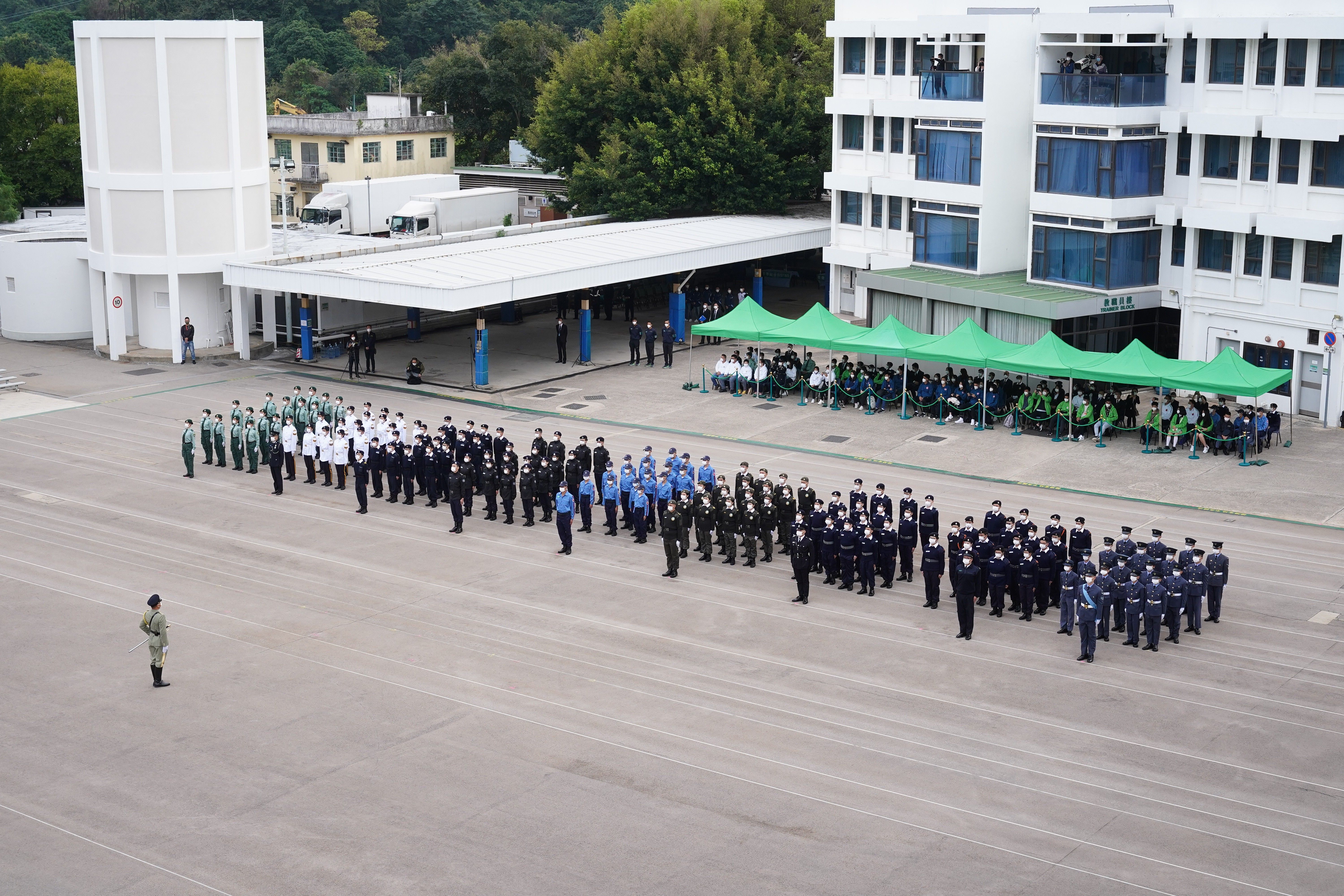 參與步操的九個青年團體，包括少年警訊、更生先鋒領袖、消防及救護青年團、海關青年領袖團、入境事務處青少年領袖團、香港青少年軍總會、民眾安全服務少年團、醫療輔助隊少年團及香港航空青年團。
