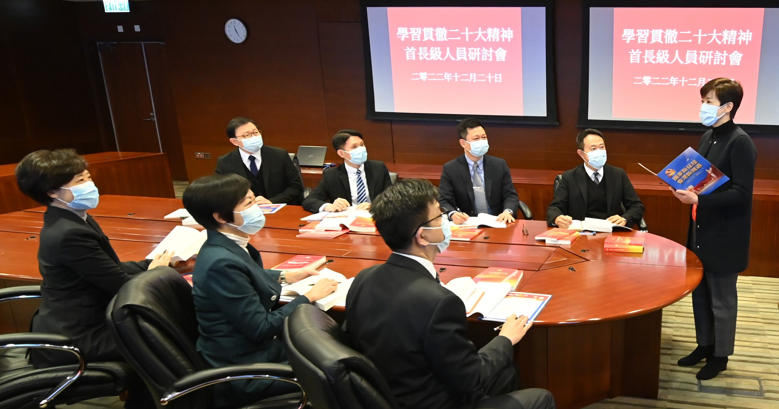 海關關長為首長級人員進行研討會，分享學習貫徹二十大精神的要義，就如何把二十大精神實踐到海關任務上作出策略性指導。