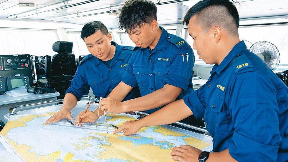 Life-saving Heroes at Sea