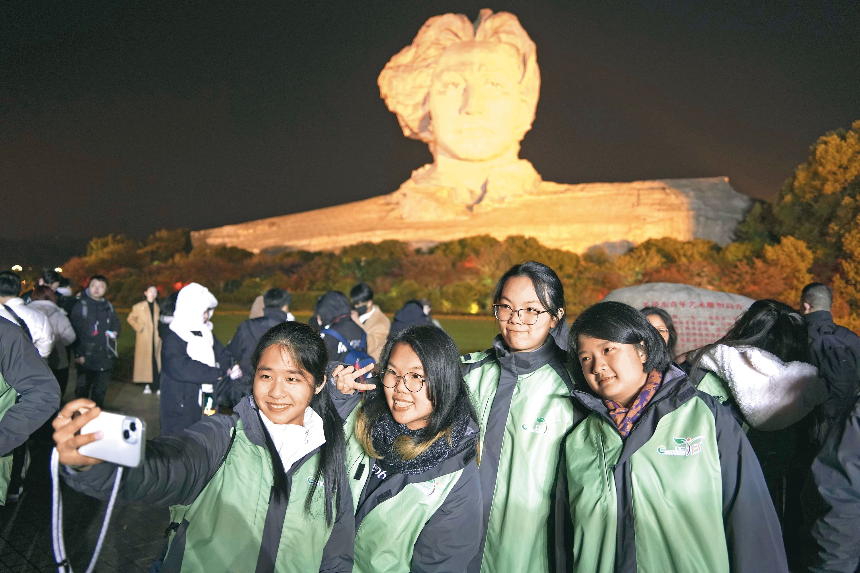 202404 Customs News 2.jpg