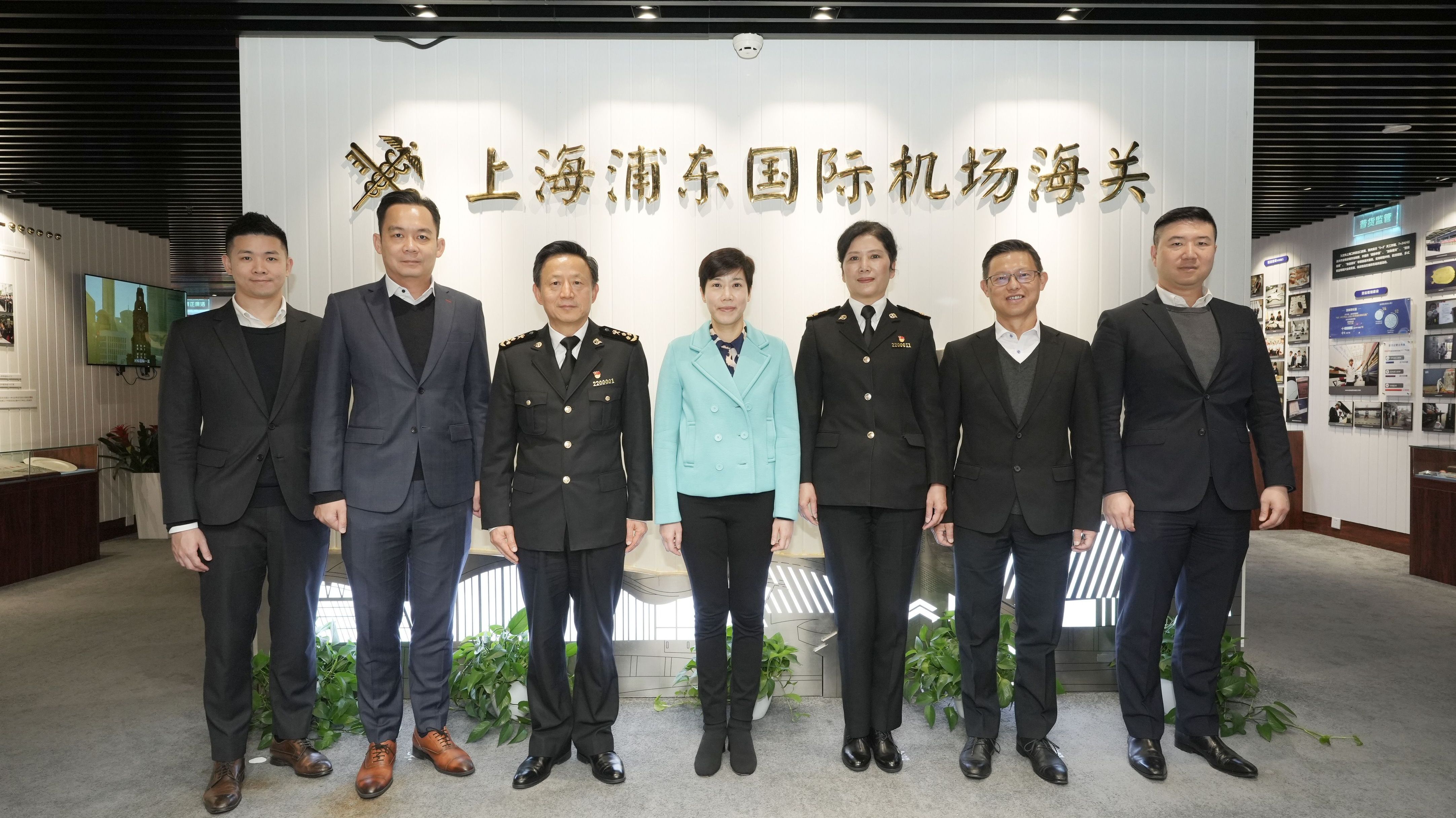 海關關長訪問杭州和上海海關