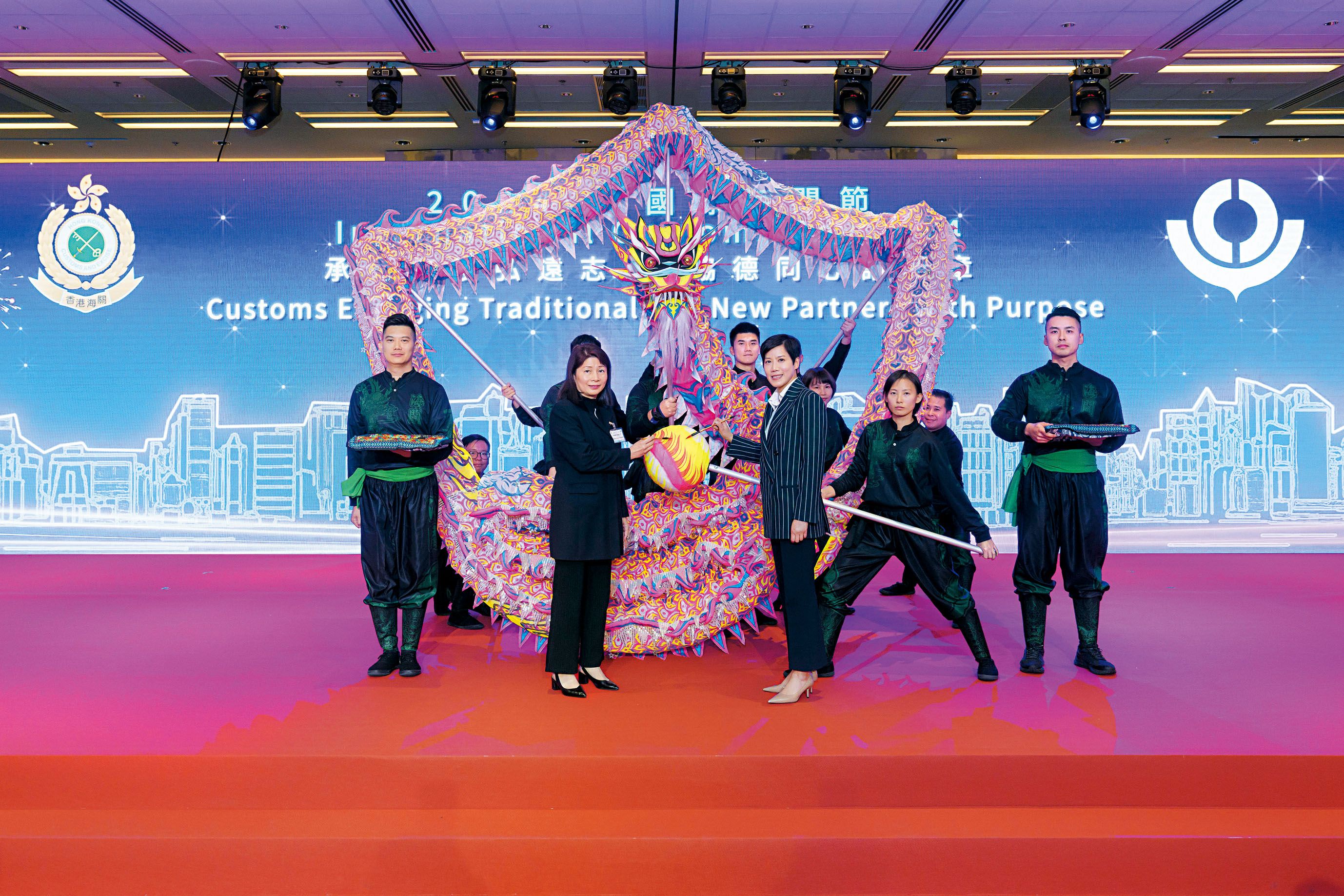 Photo 5 - Eye-dotting.jpg