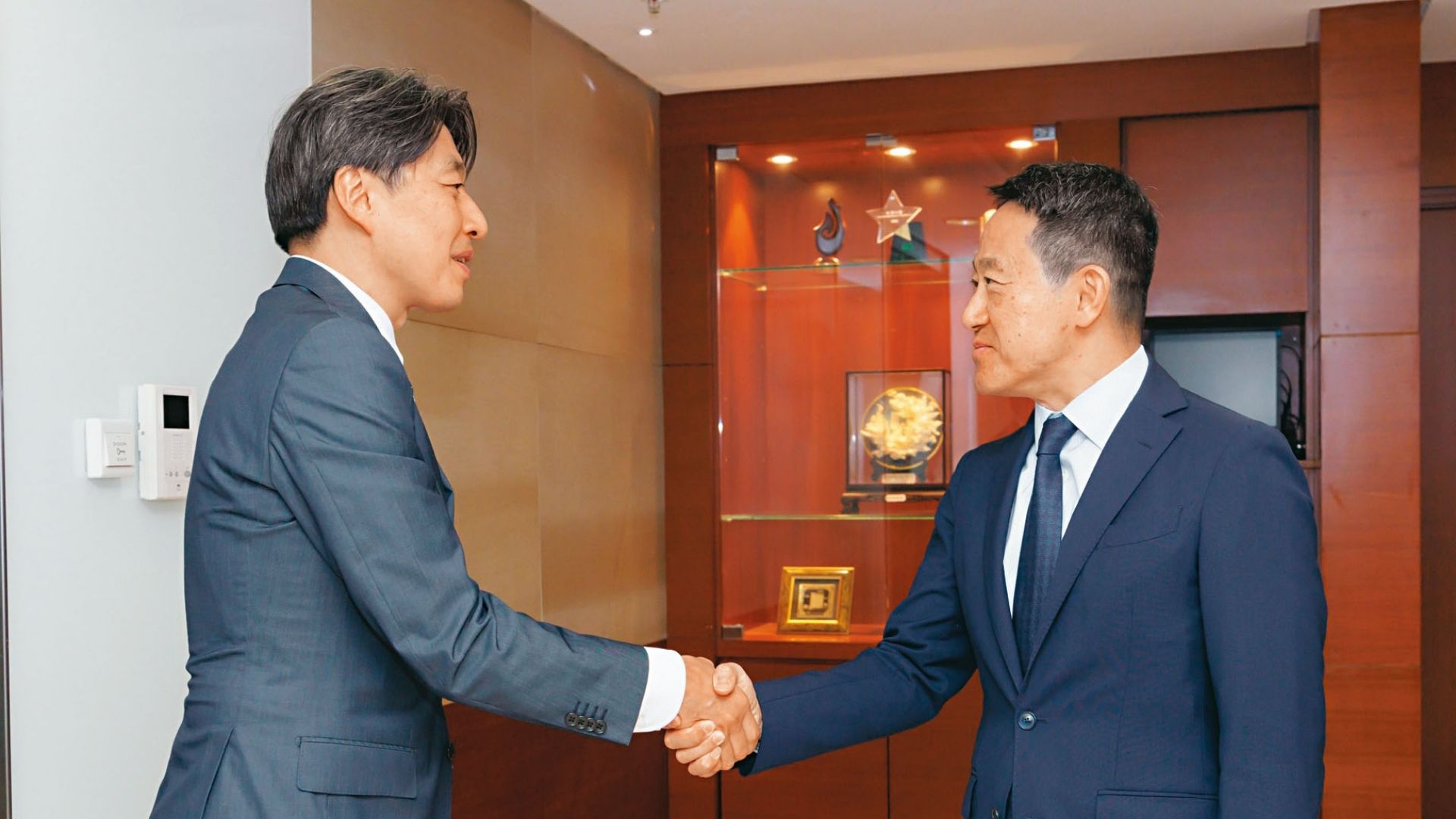 日本駐港總領事禮節性拜訪海關關長