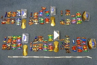 海关检获的怀疑可卡因毒品。