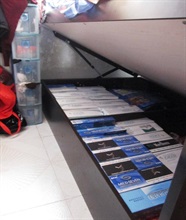 A large batch of cigarettes seized in a residential flat. (Photo 2)