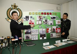 The Head of Customs Drug Investigation Bureau, Mr Ben Leung (left), and the Deputy Head of Land Boundary Command, Mr Chow Chi-kwong (right), speak at a press conference on Hong Kong Customs stepped-up enforcement to clamp down on cross-boundary drug trafficking at all control points during the festive seasons.
