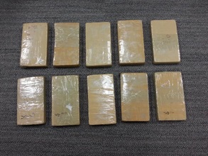 Hong Kong Customs officers mounted an anti-narcotics operation last night (March 29) in Yau Ma Tei and Mong Kok. Two local men were arrested and 10 kilogrammes of cocaine, with an estimated street value of about $10,370,000, were seized.