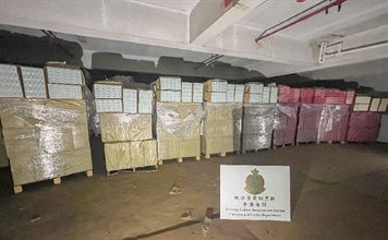 Hong Kong Customs yesterday (November 22) raided a suspected illicit cigarette storehouse in Tuen Mun and seized about 27 million suspected illicit cigarettes with an estimated market value of about $76 million and a duty potential of about $52 million. Photo shows some of the suspected illicit cigarettes seized by Customs officers at an industrial unit.