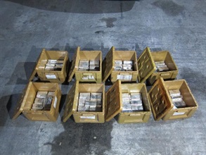 Hong Kong Customs on June 17 mashed a suspected cross-boundary smuggling syndicate, seizing about 700 kilograms of silver and a large haul of electronic products, valued at about $7.3 million in total.