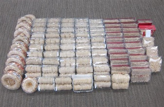 Hong Kong Customs yesterday (January 14) seized about 49 kilograms of suspected smuggled bird nest on board an outgoing coach at Shenzhen Bay Control Point with an estimated market value of about $1.85 million.