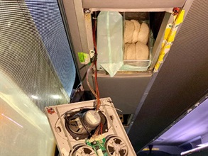 Hong Kong Customs yesterday (January 14) seized about 49 kilograms of suspected smuggled bird nest inside the air duct in the cabin of an outgoing coach at Shenzhen Bay Control Point with an estimated market value of about $1.85 million.