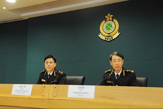 The Commissioner of Customs and Excise, Mr Richard Yuen, reviewed the work of the Customs and Excise Department in 2010 at a year-end press conference today (January 31). Also at the press conference was the Deputy Commissioner of Customs and Excise, Mr Luke Au Yeung.