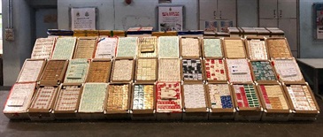 Hong Kong Customs yesterday (January 21) seized about 1.6 million suspected illicit cigarettes with an estimated market value of about $4.4 million and a duty potential of about $3.1 million at Man Kam To Control Point.