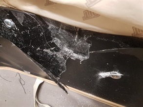 Hong Kong Customs detected a drug trafficking case at Hong Kong International Airport yesterday (September 15) and a total of 4.2 kilograms of suspected cocaine was seized. The suspected cocaine was found soaked inside a suitcase.