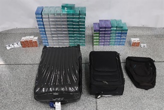 Hong Kong Customs yesterday (May 2) seized about 48 000 sticks of suspected illicit heat-not-burn (HNB) products and 250 suspected illicit HNB capsules with an estimated market value of about $140,000 and a duty potential of about $90,000 at Hong Kong International Airport.