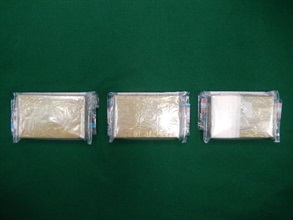 Hong Kong Customs today (October 2) seized about one kilogram of suspected heroin at Shenzhen Bay Control Point.
