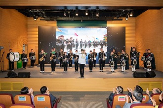Hong Kong Customs today (June 1) held an open day at the Customs Headquarters Building to launch a series of events in celebration of the 110th anniversary of the department's establishment. Photo shows the Customs and Excise Band performing at the opening ceremony.