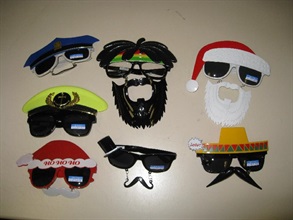 Hong Kong Customs seized seven pieces of suspected infringing party glasses from an exhibition booth at the Hong Kong Convention and Exhibition Centre today (April 29).