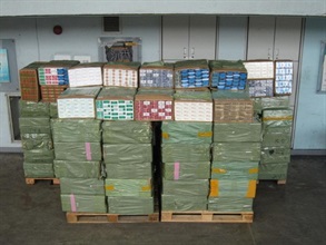 Hong Kong Customs yesterday (June 2) seized about 1.5 million suspected illicit cigarettes from an incoming truck at Man Kam To Control Point. Photo shows some of the suspected illicit cigarettes seized.