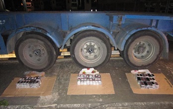 Hong Kong Customs yesterday (June 2) seized a total of 2 068 suspected smuggled used smartphones with an estimated market value of about $4.5 million at Lok Ma Chau Control Point and Man Kam To Control Point.