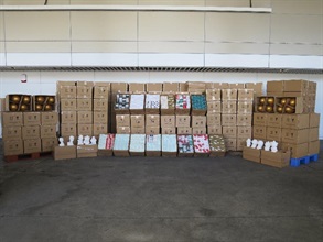 Hong Kong Customs yesterday (June 6) seized about 2.6 million suspected illicit cigarettes from an incoming truck at Lok Ma Chau Control Point. Photo shows some of the suspected illicit cigarettes seized.
