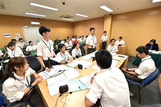 Trainees in the first Advanced Course of the Intellectual Property Rights Badge Programme organised under the Youth Ambassador Against Internet Piracy Scheme participate in a mock trial competition.