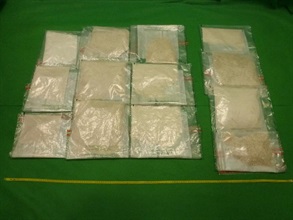 香港海關昨日（十月十日）在香港國際機場檢獲約十公斤懷疑氯胺酮，估計巿值約三百零八萬元。