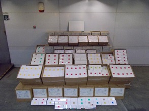 Hong Kong Customs seized about 228 litres and 16 000 cartridges of suspected nicotine oil without an import licence with an estimated market value of about $1.5 million at Lok Ma Chau Control Point on July 1.