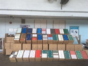 Hong Kong Customs yesterday (October 27) seized about 830 000 suspected illicit cigarettes with an estimated market value of about $2.2 million and a duty potential of about $1.6 million at Man Kam To Control Point.