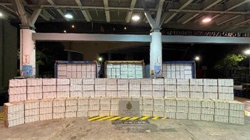 Hong Kong Customs yesterday (September 6) seized about 17 million suspected illicit cigarettes with an estimated market value of about $48 million and a duty potential of about $33 million in Yuen Long. Two men suspected to be connected to the case were arrested. Photo shows the suspected illicit cigarettes seized.