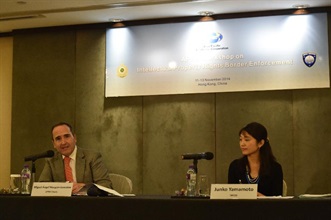 Chair of the APEC Intellectual Property Rights Experts Group, Mr Miguel ngel Margain Gonzalez (left), delivers a keynote speech at the Workshop.