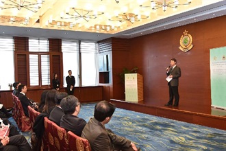 The Director of the Department of Audit-Based Control and Risk Management of the General Administration of Customs of the People's Republic of China, Mr Qi Ming, briefs the industry on the "Interim Measures for Enterprise Credit Management by the Customs Administration of the People's Republic of China".