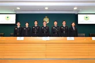 PhotoThe Commissioner of Customs and Excise, Mr Hermes Tang (centre), chairs the Customs and Excise Department's 2017 year-end review press conference today (February 7). Directorate officials also present are the Deputy Commissioner of Customs and Excise, Mr Lin Shun-yin (third left); the Assistant Commissioner (Excise and Strategic Support), Mr Jimmy Tam (third right); the Assistant Commissioner (Boundary and Ports), Ms Louise Ho (second left); the Assistant Commissioner (Intelligence and Investigation), Mr Ellis Lai (second right); the Assistant Commissioner (Administration and Human Resource Development), Mr Ngan Hing-cheung (first left); and the Head of Trade Controls, Ms Teresa Fu (first right).