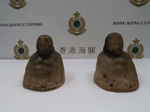香港海關今日（二月十一日）在香港國際機場檢獲約一點四公斤懷疑犀牛角製品，估計市值約三十萬元。